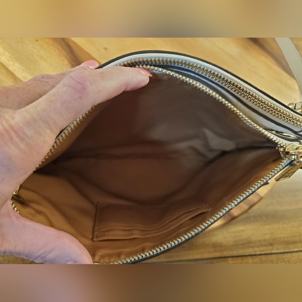 COACH MIA LEATHER CROSSBODY BAG IN GREAT GENTLY USED CONDITION! - Picture 9 of 12